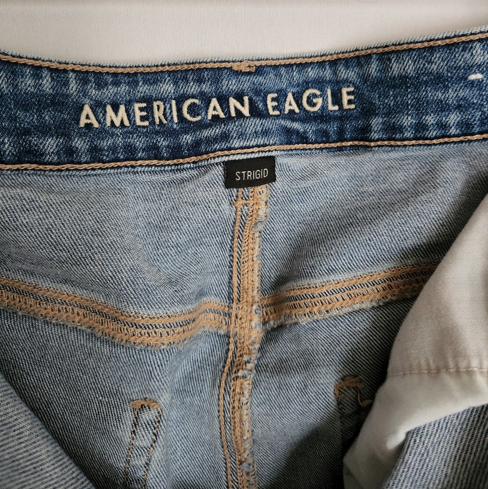American Eagle Outfitters Light Blue High-Rise Ripped Jeans - Picture 6 of 16